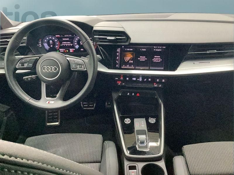 Gebraucht Audi A3 Sportback 150 PS (110 kW) 2024 Grau Kleinwagen