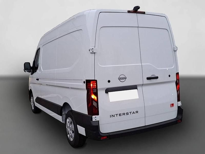 Gebraucht Nissan Interstar Tekna 150 PS (110 kW) 2024 Weiß Van
