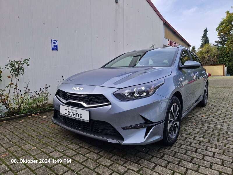 Lunarsilber Gebraucht 2024 Kia Ceed Sportswagon Vision Kombi | 23.200 € (Guter Preis) - Bild 1/4