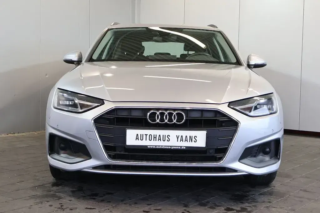 Gebraucht Audi A4 163 PS (119 kW) 2022 Silber Kombi