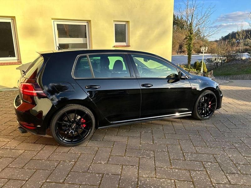 Gebraucht VW Golf VII GTI 230 PS (169 kW) 2016 Schwarz Limousine