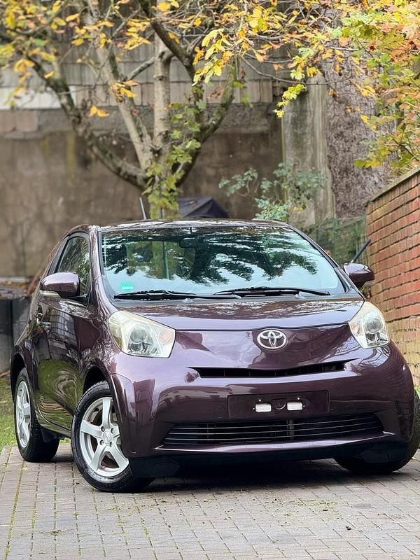 Violet Gebraucht 2010 Toyota iQ Kleinwagen | 3.890 € (Fairer Preis) - Bild 1/4
