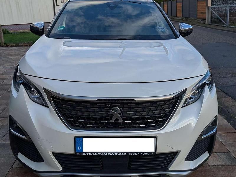Weiß Gebraucht 2019 Peugeot 5008 GT SUV | 25.500 € (Guter Preis) - Bild 1/4