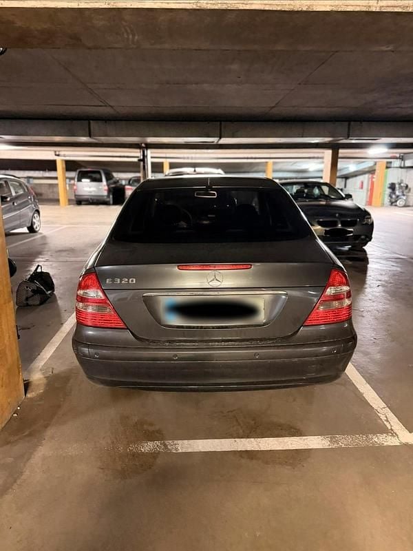 Gebraucht Mercedes E320 Classic 224 PS (164 kW) 2002 Grau Limousine