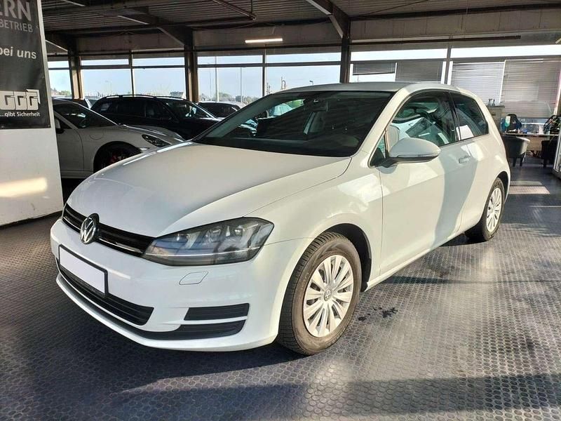 Gebraucht VW Golf 86 PS (63 kW) 2013 Pure white Coupé