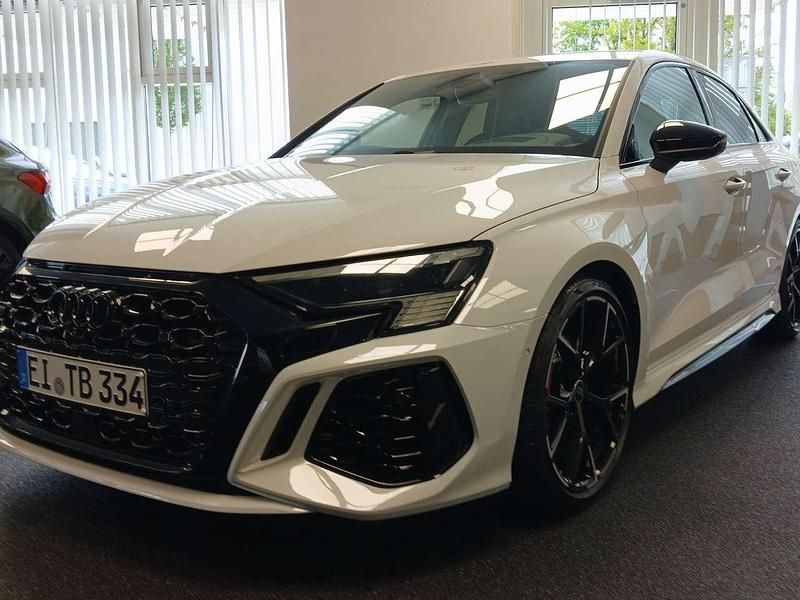 Gebraucht 2024 Audi RS3 Ambiente Limousine | 58.500 € (Superpreis) - Bild 1/4