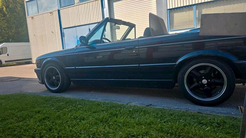 Gebraucht BMW 320 160 PS (117 kW) 1990 Schwarz Cabrio