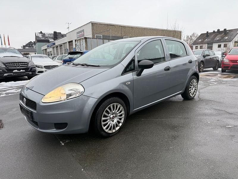 Gebraucht Fiat Grande Punto Basis 69 PS (50 kW) 2012 Grau Kleinwagen