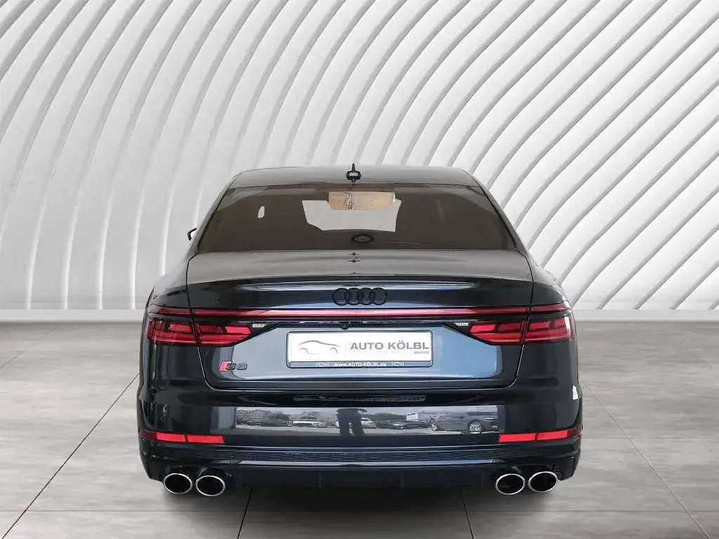 Gebraucht Audi S8 571 PS (419 kW) 2020 Vesuvgrau metallic Limousine