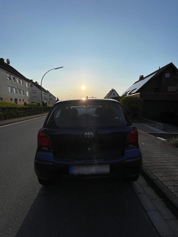 Gebraucht Toyota Yaris 65 PS (47 kW) 2005 Blau Kleinwagen
