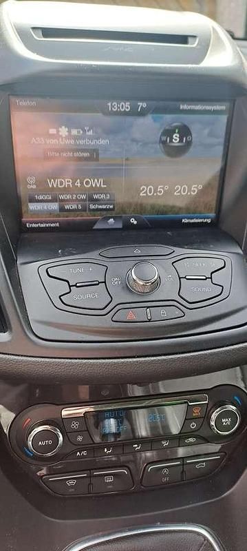 Gebraucht Ford Kuga 150 PS (110 kW) 2016 Rot SUV