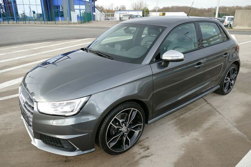 Grau metallic Gebraucht 2016 Audi S1 Sportback Sport Kleinwagen | 22.490 € (Etwas zu teuer) - Bild 1/4