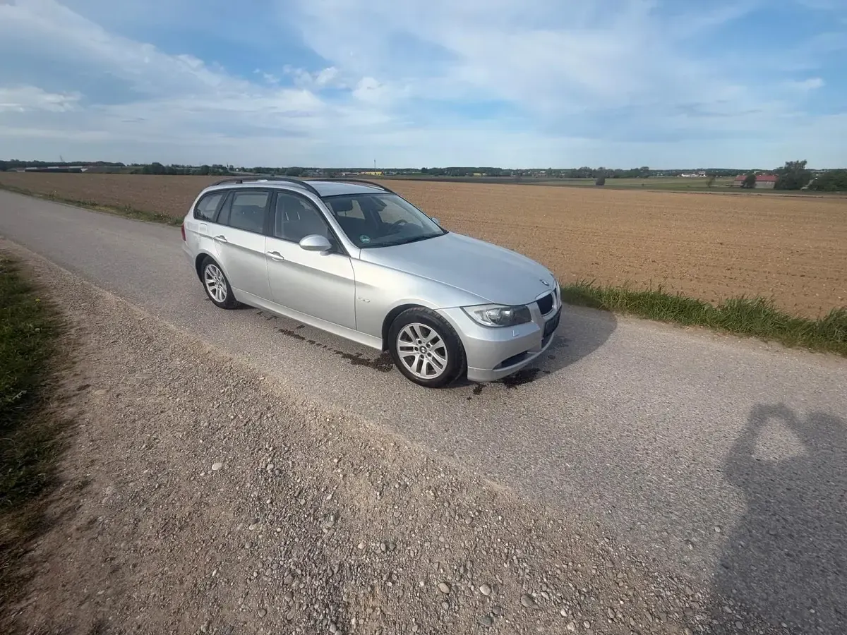 Gebraucht BMW 320 177 PS (130 kW) 2008 Silber Kombi