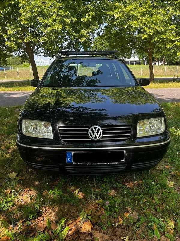 Schwarz Gebraucht 2002 VW Bora Limousine | 1.350 € (Fairer Preis) - Bild 1/4