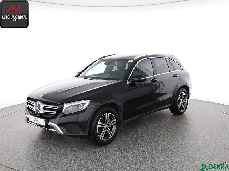 Schwarz (metallic) Gebraucht 2015 Mercedes GLC220 SUV | 28.880 € (Fairer Preis) - Bild 1/4