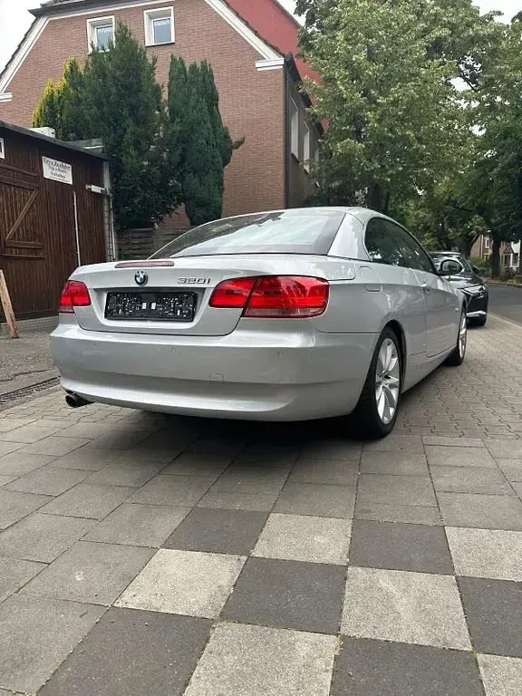 Gebraucht BMW 320 Cabriolet Sport Line 170 PS (125 kW) 2010 Silber Cabrio