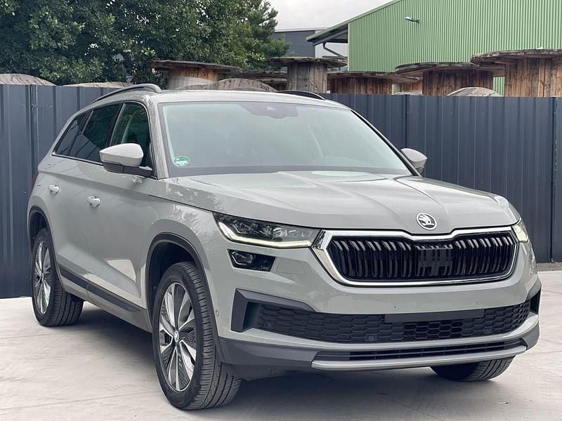 Grau Gebraucht 2022 Skoda Kodiaq SUV | 23.900 € (Fairer Preis) - Bild 1/4