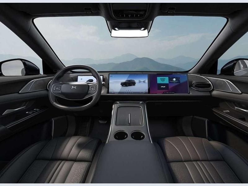 Neu XPENG G9 AWD Performance 422 kW (575 PS) 2026 Silber frost silver SUV