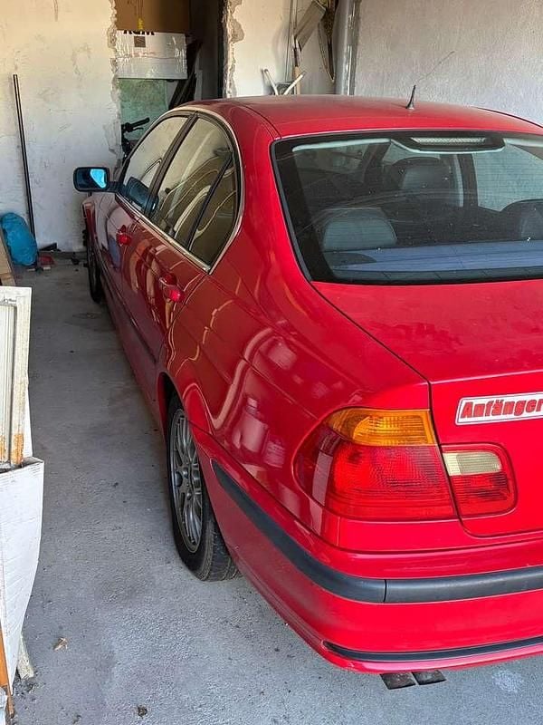 Gebraucht BMW 320 150 PS (110 kW) 1998 Rot Limousine