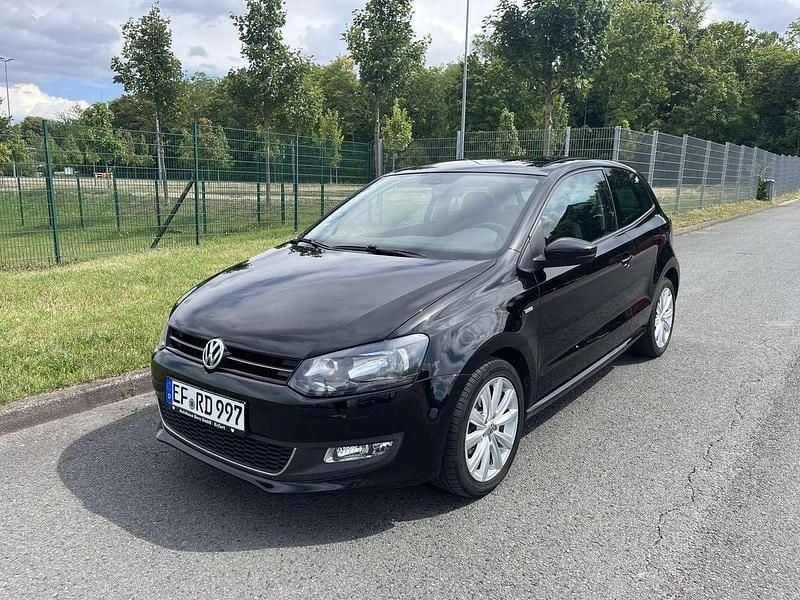 Schwarz Gebraucht 2014 VW Polo Life Kleinwagen | 9.499 € (Etwas zu teuer) - Bild 1/4