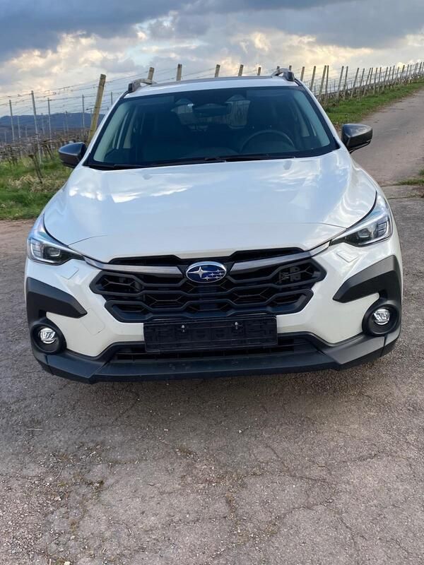 Weiß Gebraucht 2024 Subaru Crosstrek SUV | 29.990 € (Guter Preis) - Bild 1/4