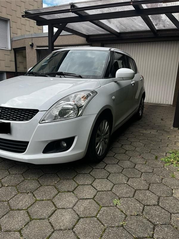 Gebraucht Suzuki Swift 94 PS (69 kW) 2012 Weiß Kleinwagen