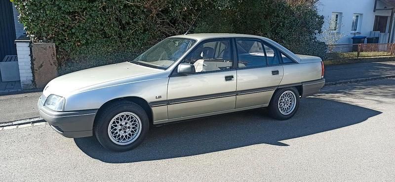 Gebraucht Opel Omega 74 PS (54 kW) 1987 Gold Kombi