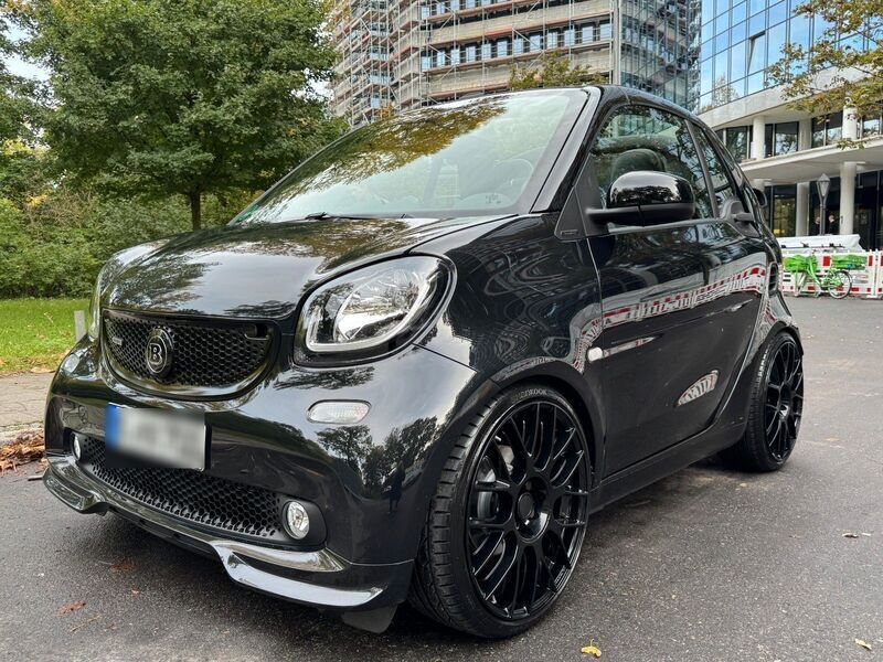 Schwarz Gebraucht 2018 Smart ForTwo Cabrio Brabus Cabrio | 39.999 € - Bild 1/4