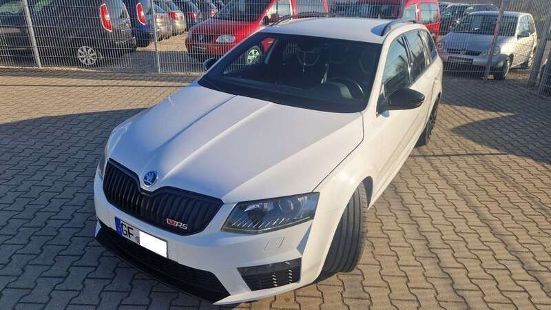 Weiß Gebraucht 2014 Skoda Octavia RS Kombi | 8.990 € (Guter Preis) - Bild 1/4