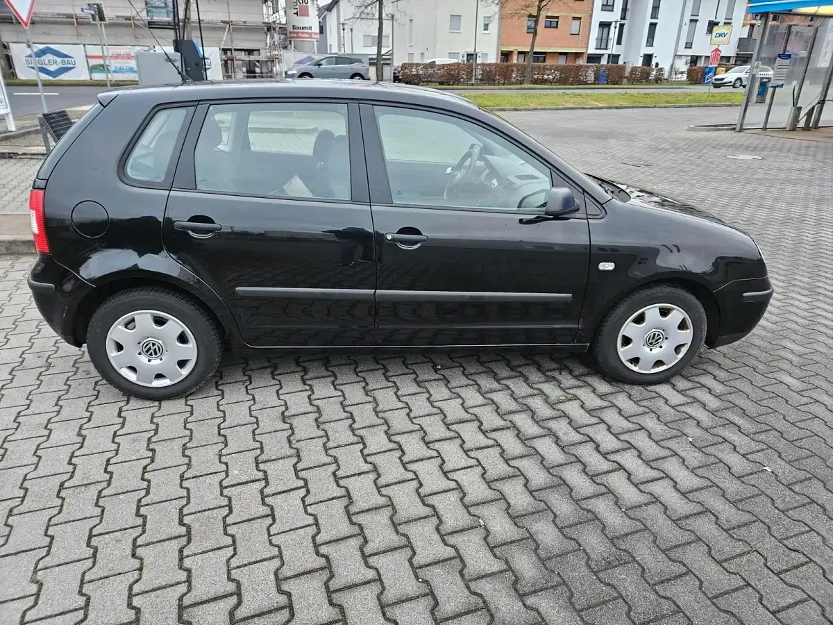 Gebraucht VW Polo 60 PS (44 kW) 2004 Schwarz Kleinwagen