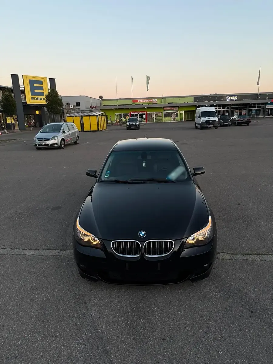 Gebraucht BMW 525 M Sport 197 PS (144 kW) 2008 Schwarz Limousine