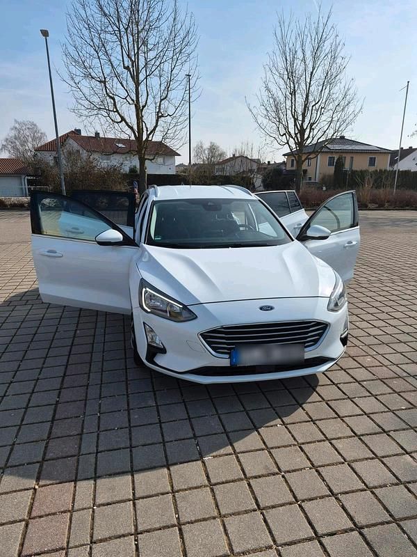 Gebraucht Ford Focus 95 PS (69 kW) 2020 Weiß Kombi