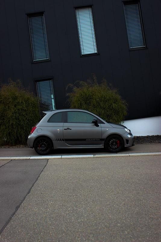 Grau Gebraucht 2018 Abarth 595 Competizione Kleinwagen | 22.980 € (Teuer) - Bild 1/4