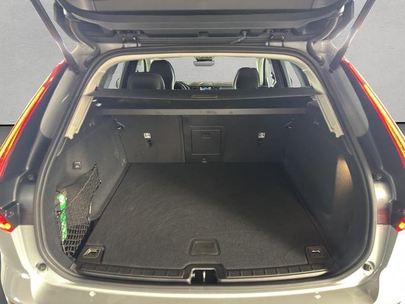 Gebraucht Volvo XC60 Core 250 PS (183 kW) 2024 Vapour grey SUV