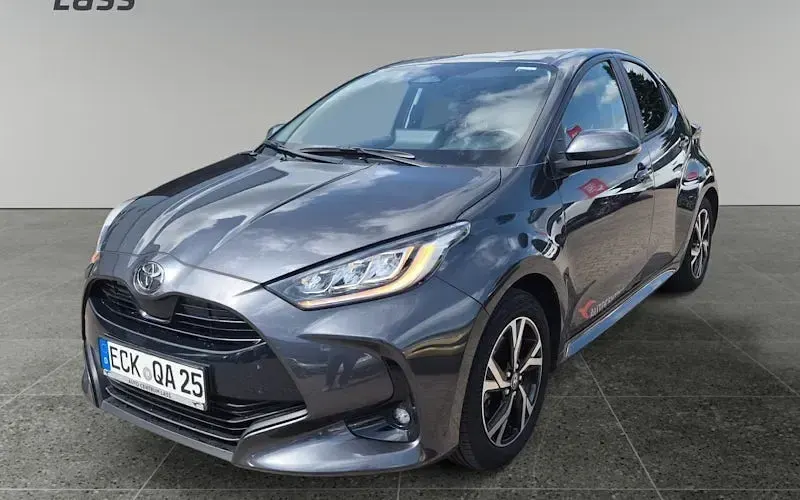 Gebraucht Toyota Yaris Hybrid 116 PS (85 kW) 2025 Grau Limousine