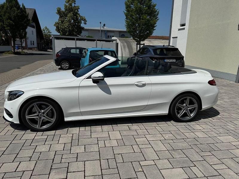 Weiß Gebraucht 2017 Mercedes C200 AMG Cabrio | 26.900 € (Fairer Preis) - Bild 1/4