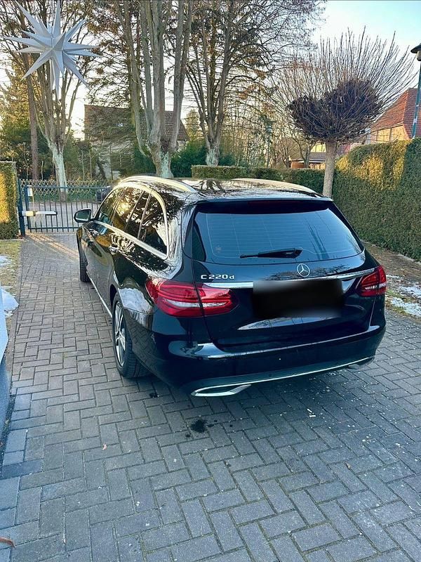 Gebraucht Mercedes C220 194 PS (142 kW) 2018 Schwarz Kombi