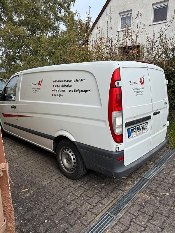 Weiß Gebraucht 2014 Mercedes Vito Van / Kleinbus | 9.900 € - Bild 1/4