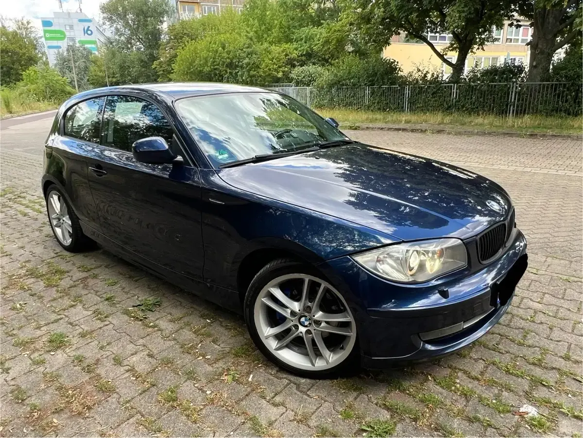 Gebraucht BMW 120 177 PS (130 kW) 2011 Blau Kleinwagen