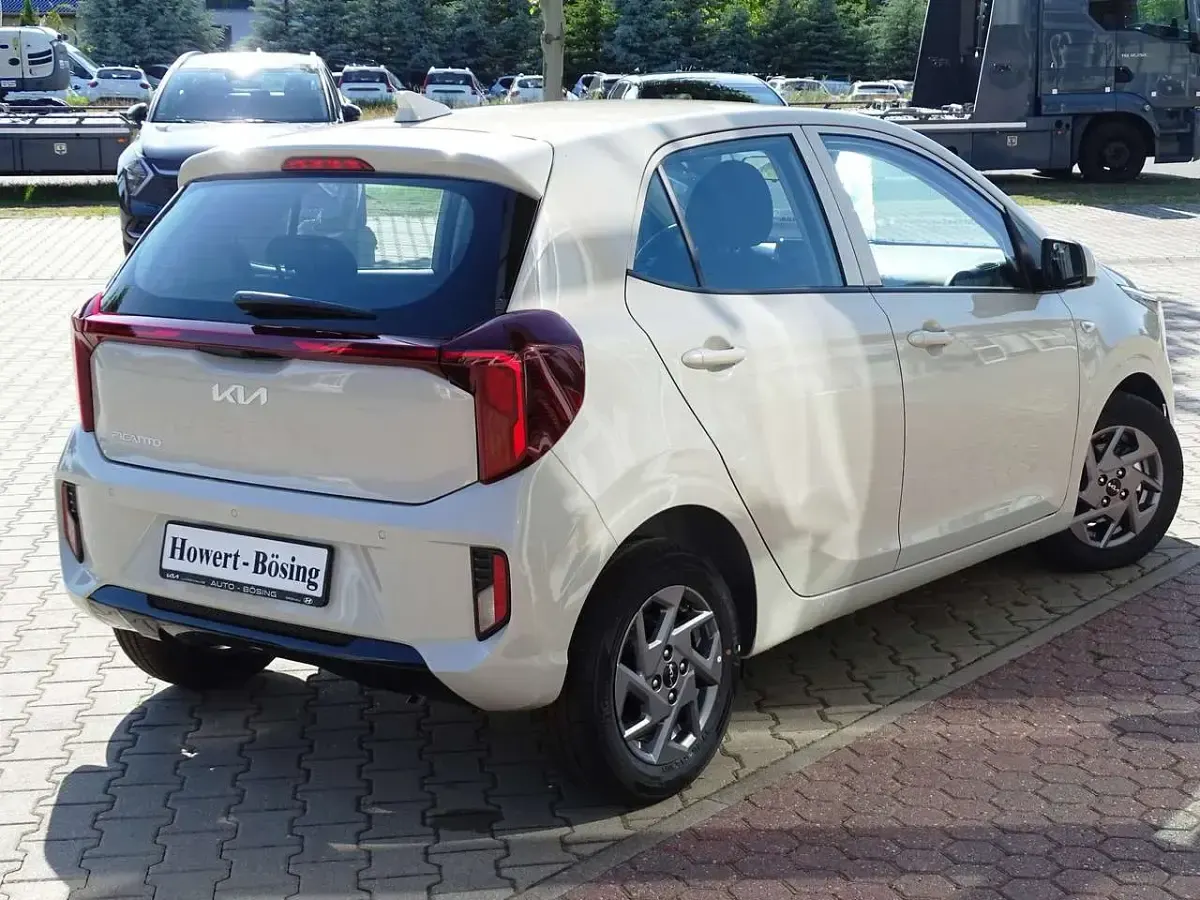 Gebraucht Kia Picanto Vision 63 PS (46 kW) 2024 (m9y) milky beige met. Kleinwagen