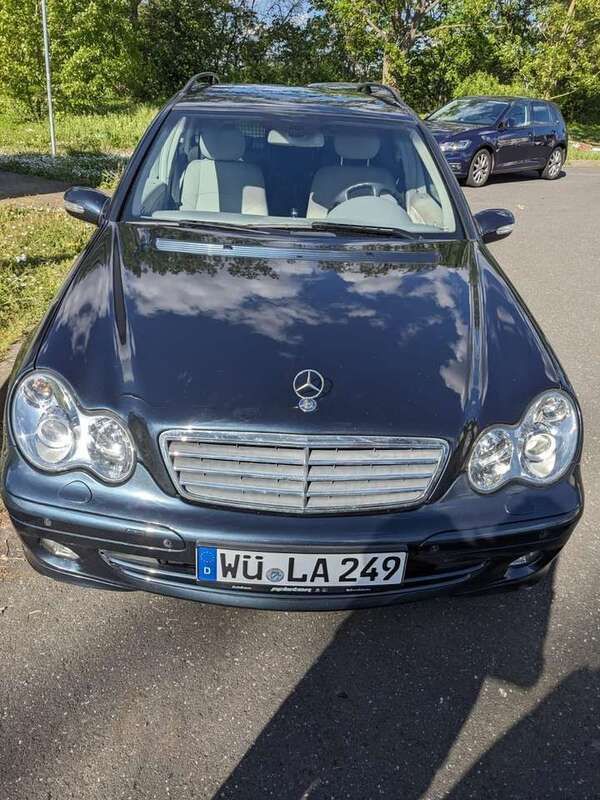 Gebraucht 2004 Mercedes 220 | 2.800 € - Bild 1/4