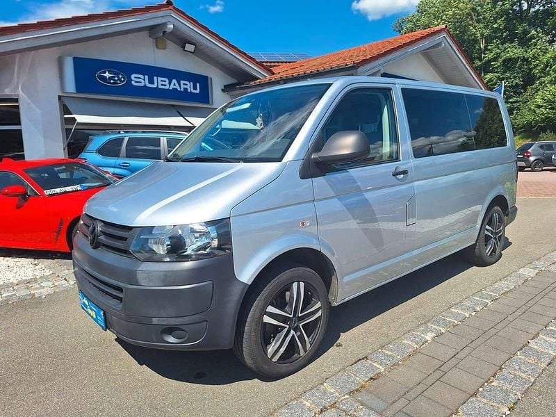 Reflexsilber metallic Gebraucht 2015 VW T5 Trendline Van | 23.900 € - Bild 1/4