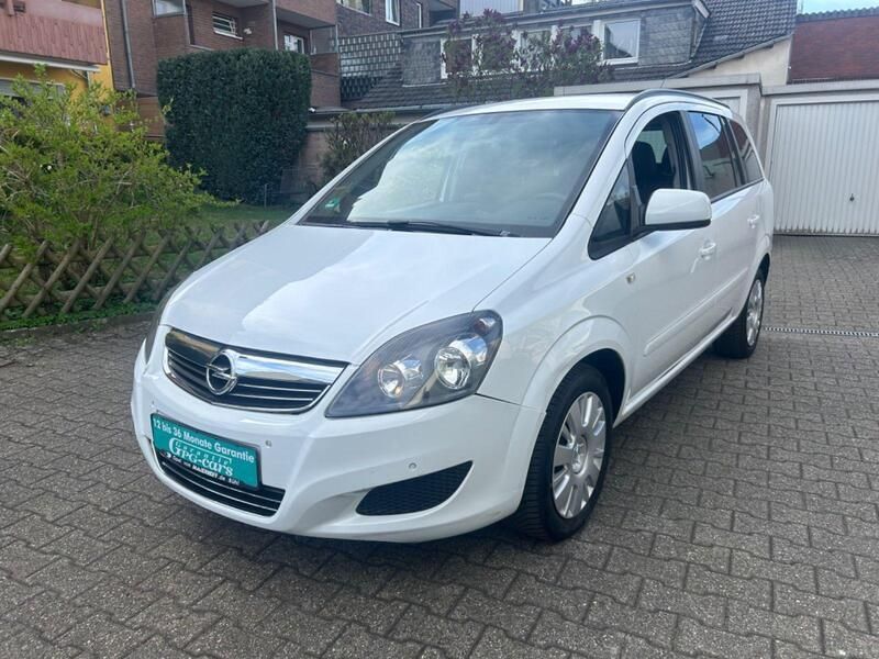 Weiß Gebraucht 2012 Opel Zafira Family Van / Kleinbus | 2.950 € (Etwas zu teuer) - Bild 1/4