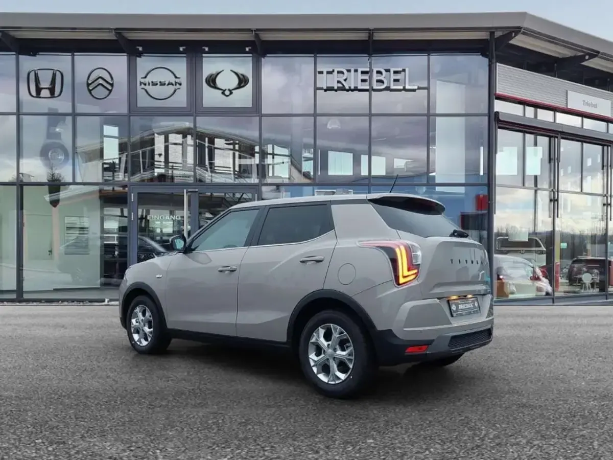 Neu KGM Tivoli 163 PS (119 kW) 2026 Beige SUV