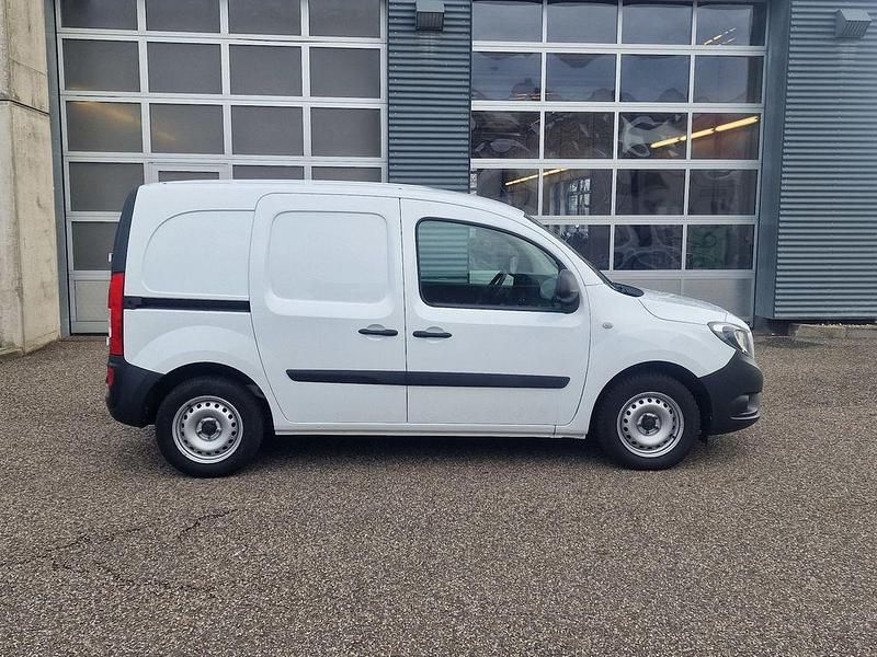 Gebraucht Mercedes Citan 111 116 PS (85 kW) 2021 Arktikweiss Van / Kleinbus