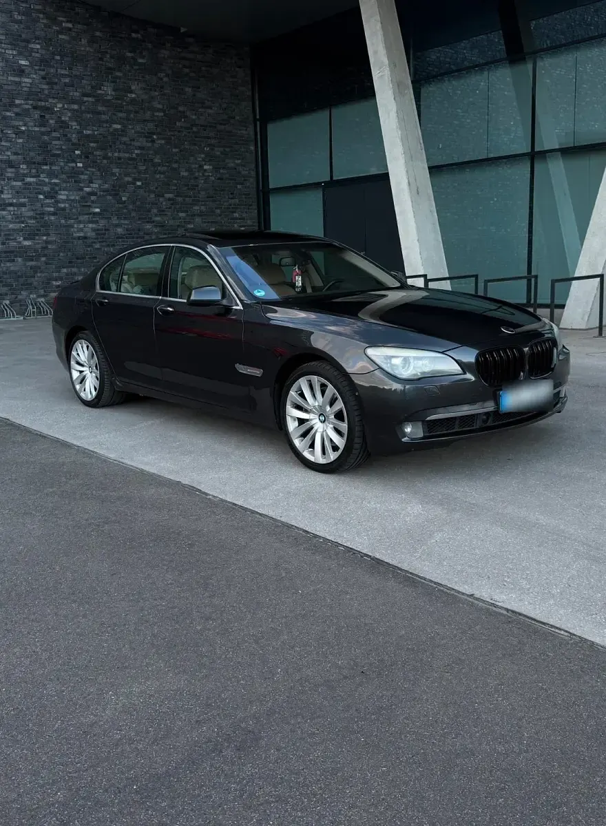 Gebraucht BMW 750 2008 Grau Limousine