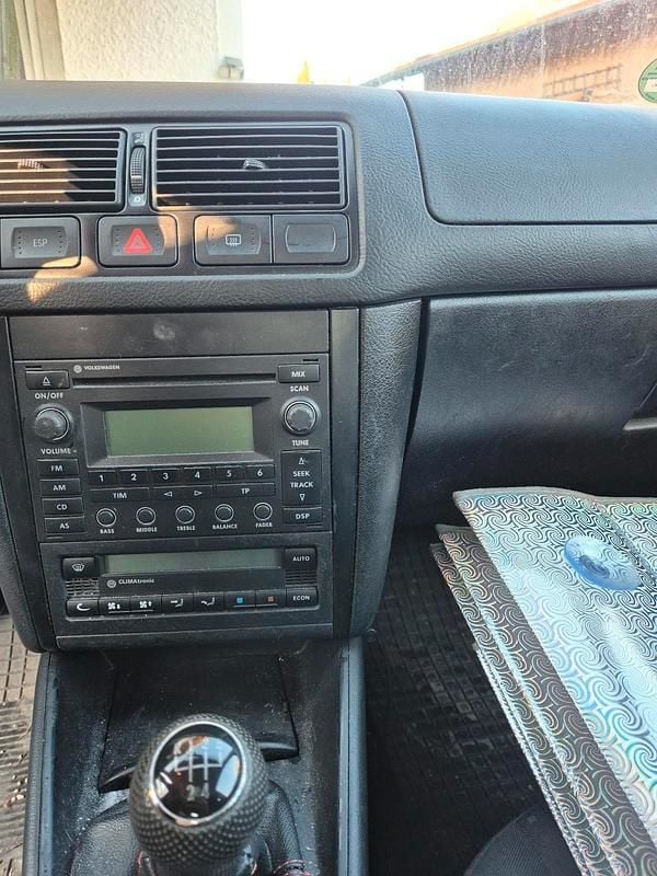 Usado VW Golf 75 HP (55 kW) 2003 Cinzento Coupé