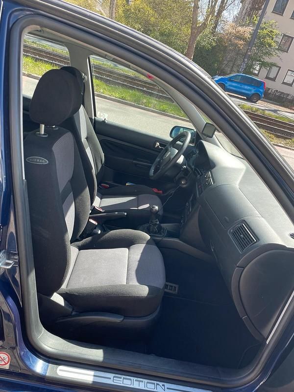 Gebraucht VW Golf IV Edition 75 PS (55 kW) 2000 Blau Limousine