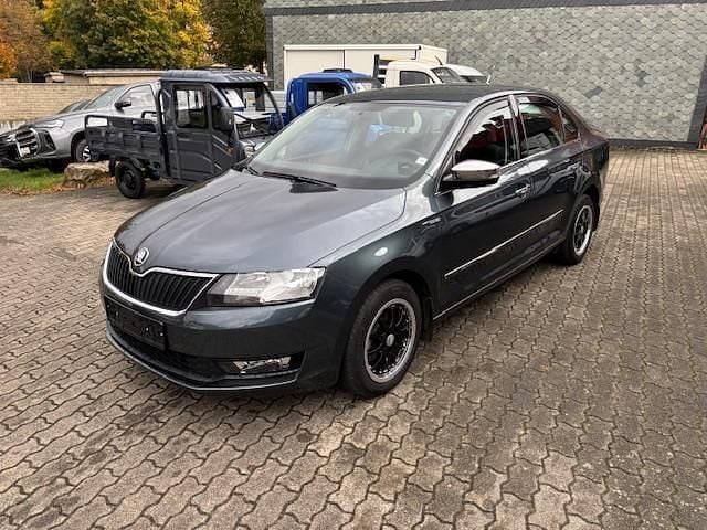 Gebraucht Skoda Rapid Ambition 95 PS (69 kW) 2018 Quarzgrau metallic Limousine