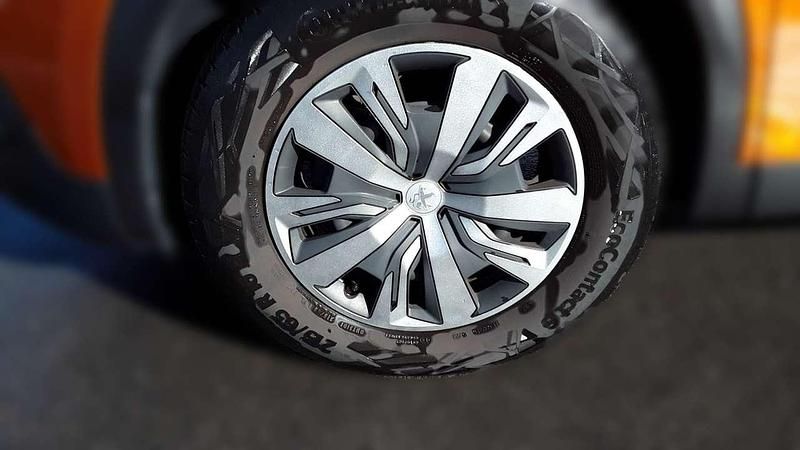 Gebraucht Peugeot 2008 Active 101 PS (74 kW) 2023 Metfa orange fusion SUV